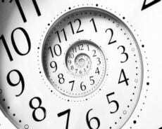 Eşzamanlılık Yaşadığını Gösteren 9 İşaret