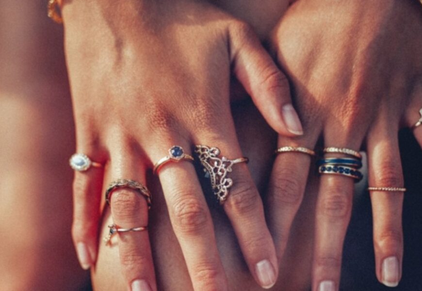 İyi Şans, Sevgi Ve Refah Çekmek İçin Yüzüğü Hangi Parmağına Takmalısın